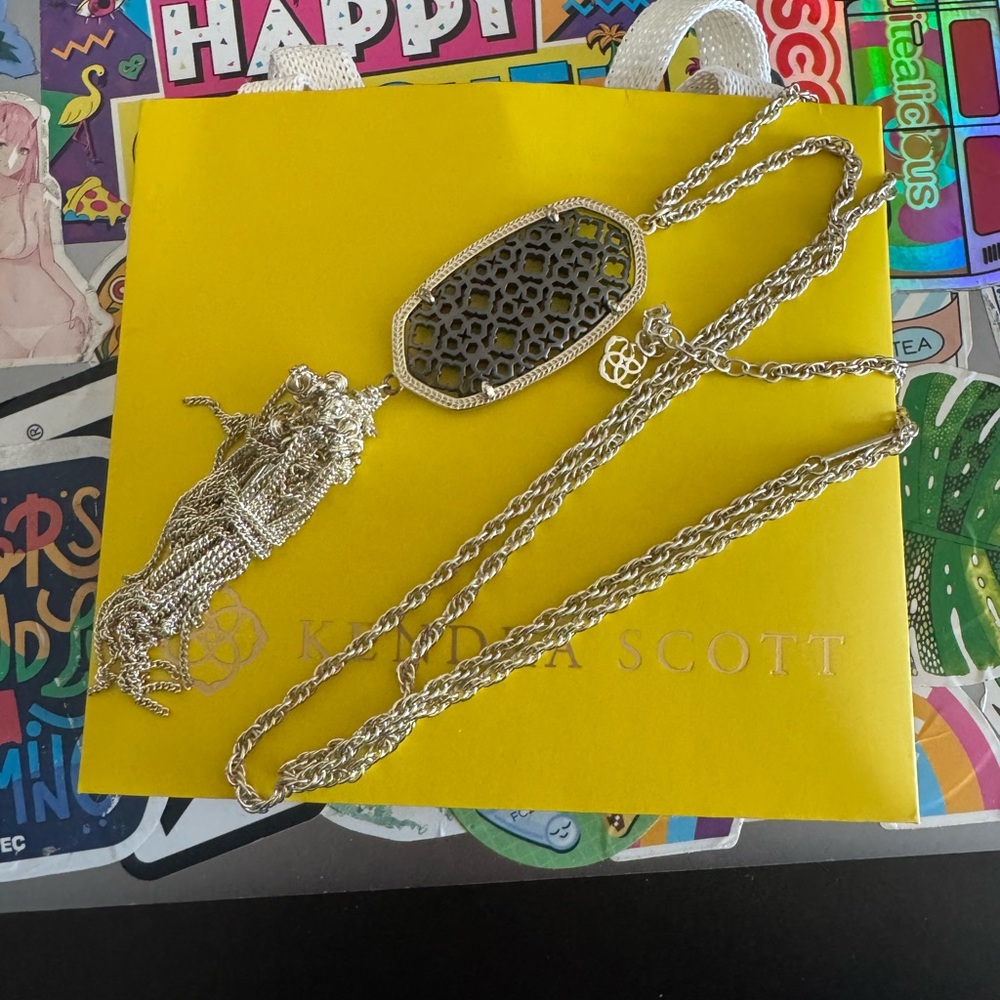 Kendra Scott rare gold and Black Pendant Necklace